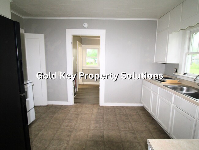 Building Photo - 2 BR 1 BA Home with Covered Front Porch (NO SECTION 8)