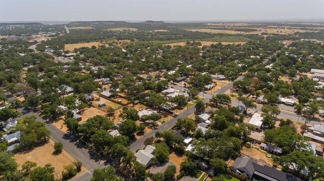 Building Photo - 611 N Adams St