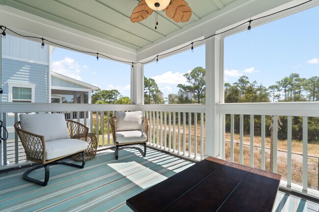 Building Photo - 6635 Carlinga Dr
