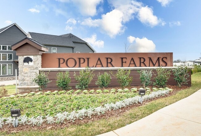 Building Photo - 3040 Poplar Farms Dr