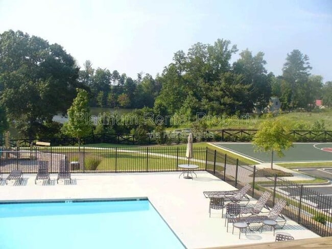 Building Photo - 4770 Leatherstone Way