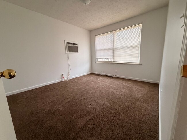 Building Photo - 46 Dantley Dr