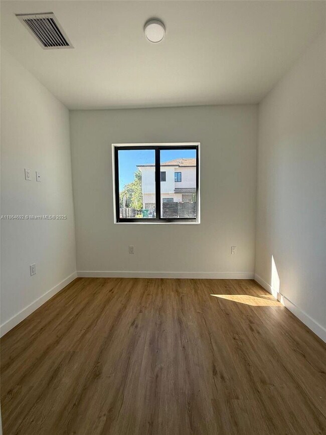 Building Photo - 4081 NW 1st Ter
