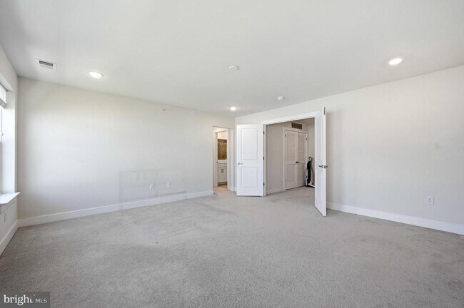 Building Photo - 933 Anvil Ct.