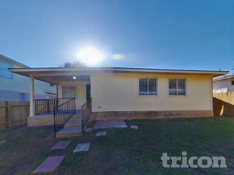 Building Photo - 1411 Catalina Dr