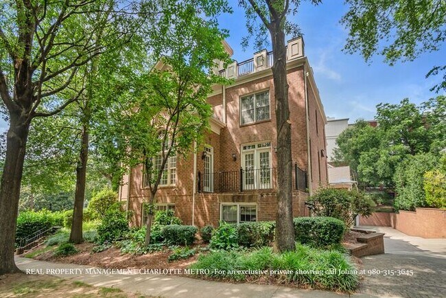 Building Photo - Luxurious 4 Bedroom, 5.5 Bathroom Townhome on Prestigious Queens Road. Contact (980) 315-3645 for...