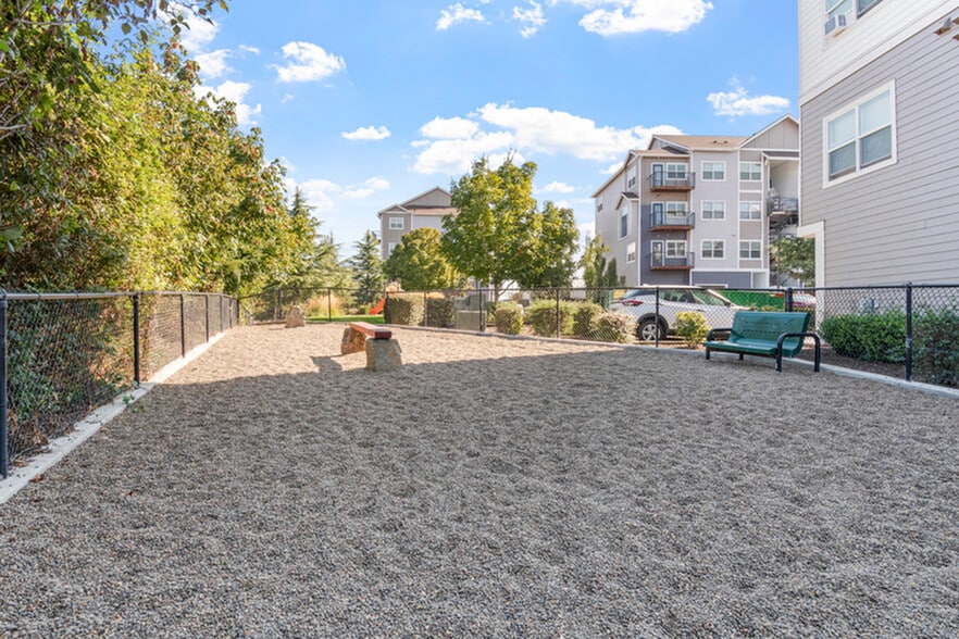 Building Photo - Element 170 Apartments