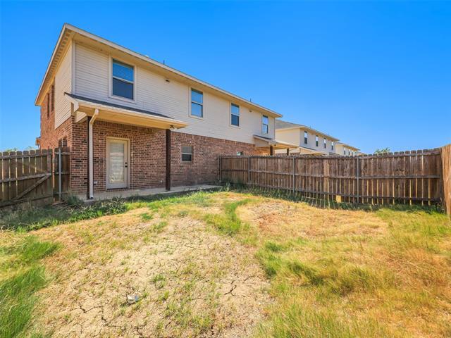 Building Photo - 4918 Villas Dr