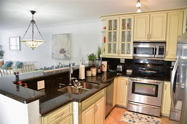 Building Photo - 3725 S Ocean Dr