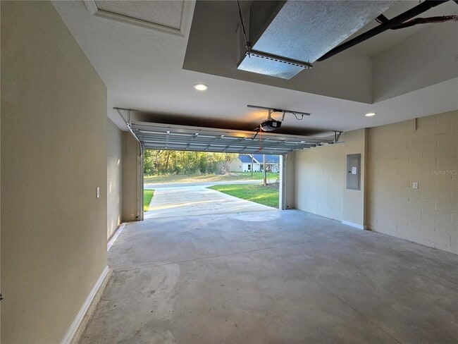 Building Photo - 8881 SW 138 Ln