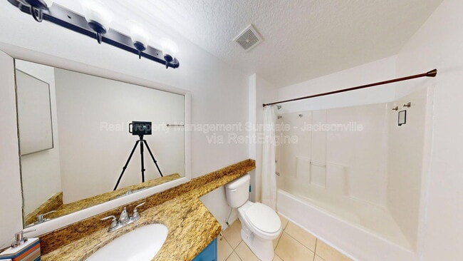 Building Photo - 7920 Merrill Rd