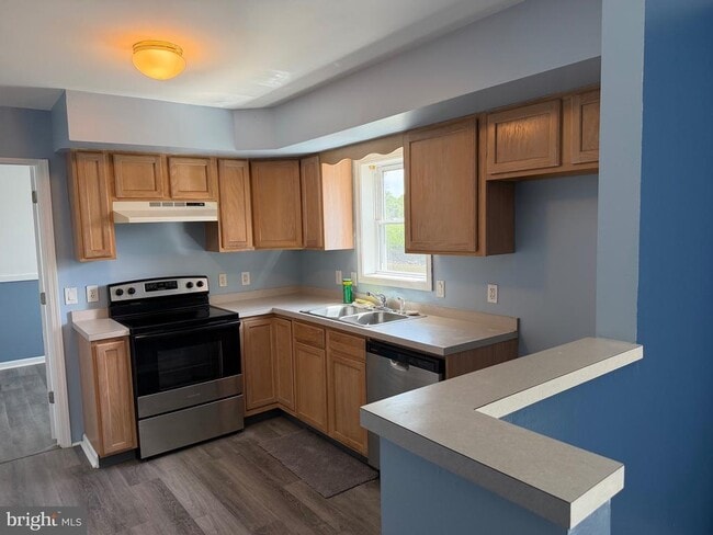 Building Photo - 132 Riverview Ave