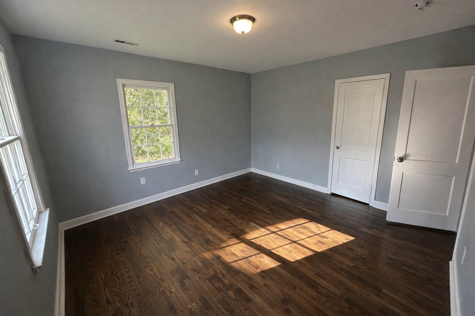 Building Photo - 2037 Highview Rd SW