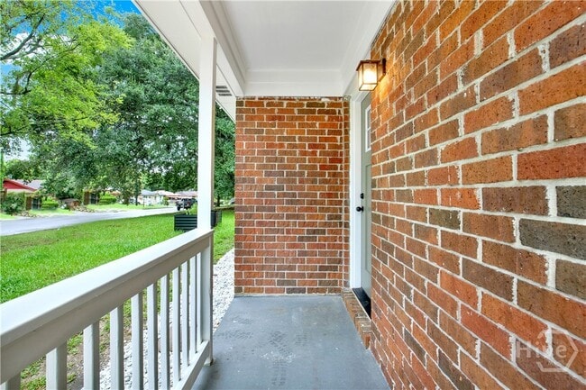 Building Photo - 2205 Iowa St
