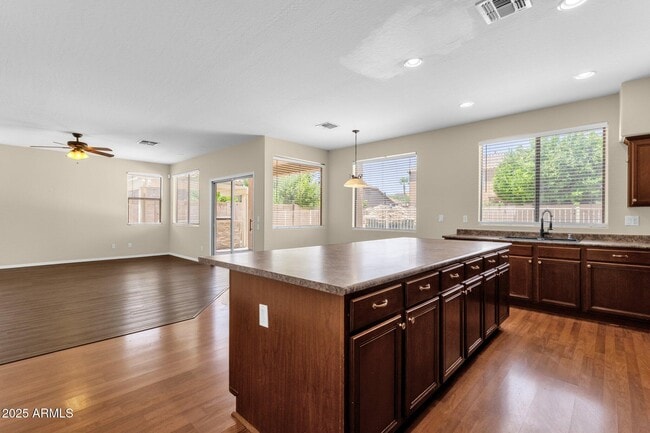 Building Photo - 12952 W Vista Paseo Dr