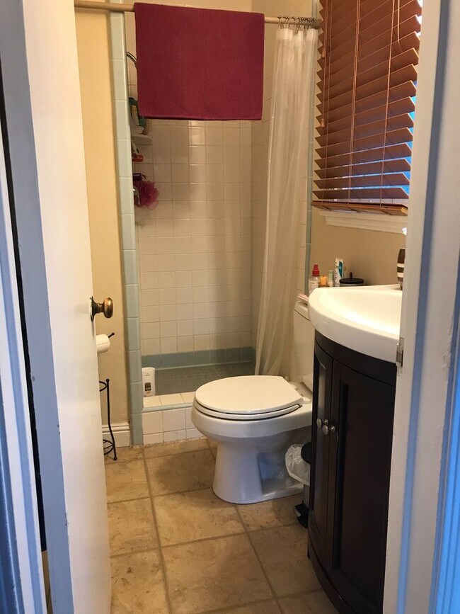 Building Photo - 750 Mountain View St