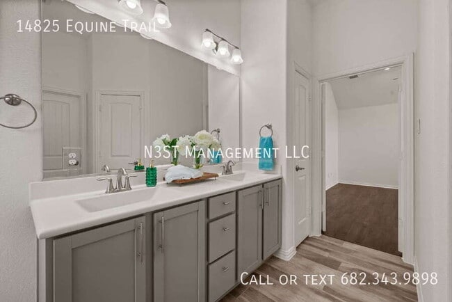 Building Photo - 14825 Equine Trail