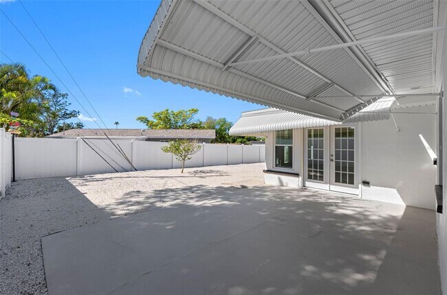 Building Photo - 11572 63rd Ave N