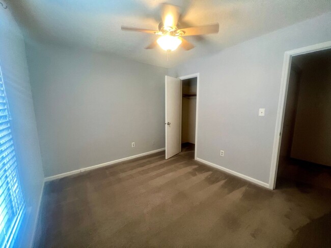 Building Photo - Who is looking for a New Kitchen?