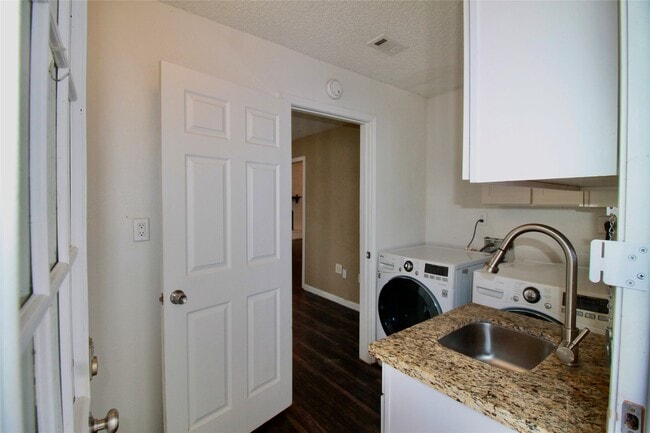 Building Photo - 4701 Spring Ln