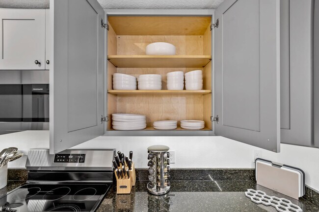 Building Photo - 605 Kemp St