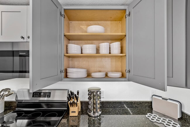 Building Photo - 701 Pilot Ln