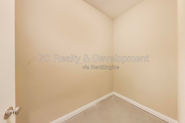 Building Photo - 4610 N Ashland Ave
