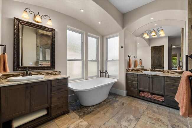 Building Photo - Luxury Furnished 4-Bedroom Home in Eagle's Bella Terra Neighborhood