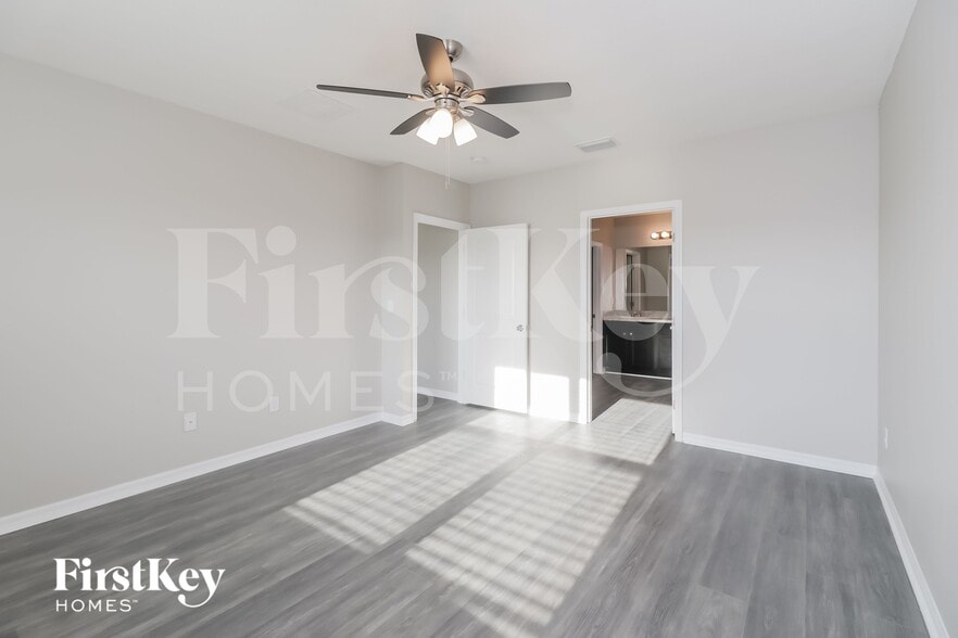 Building Photo - 35702 Jenny Lynne Cir