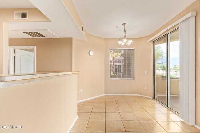 Building Photo - 2929 W Yorkshire Dr