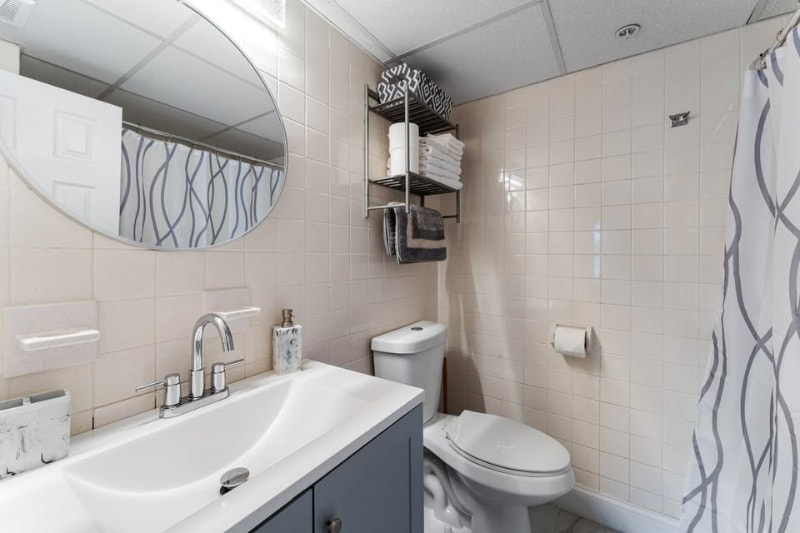 Building Photo - 46 E Grand Ave