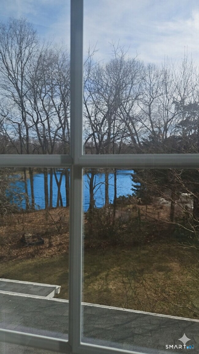 Building Photo - 20 Apple Way