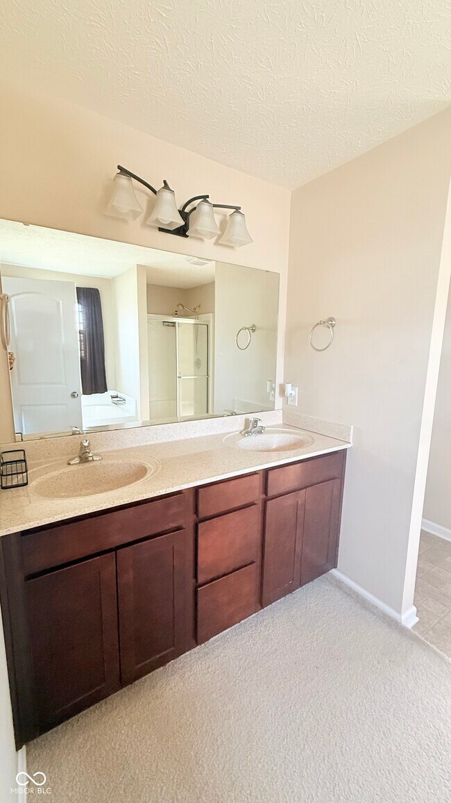 Building Photo - 4674 W Chert Dr