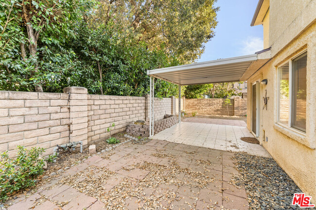 Building Photo - 9155 Cedros Ave