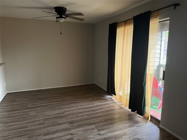 Building Photo - 4444 Victory Dr