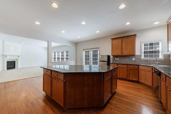 Building Photo - 279 Collins View Ct