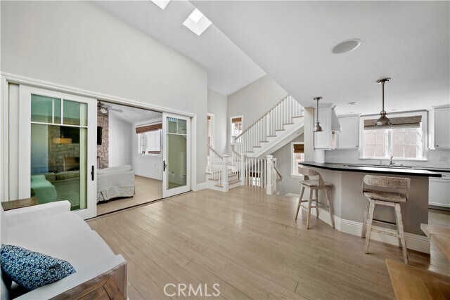 Building Photo - 515 Narcissus Ave
