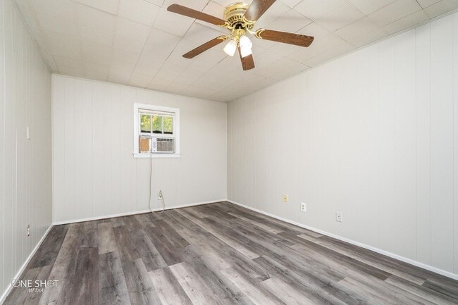 Building Photo - 1725 Ave D