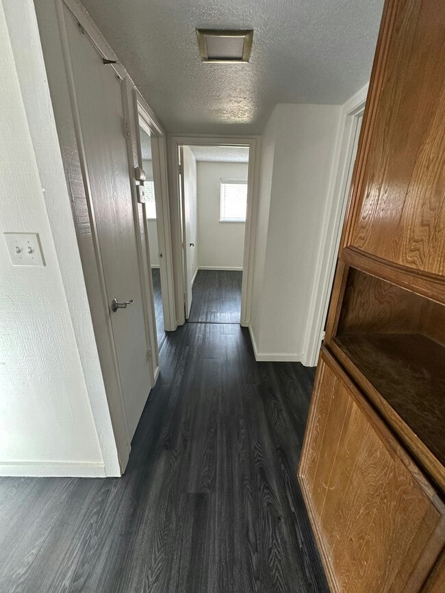 Building Photo - 9121 Nasreen Dr