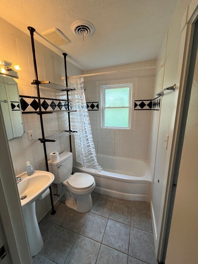 Building Photo - SJK Dwellings LLC