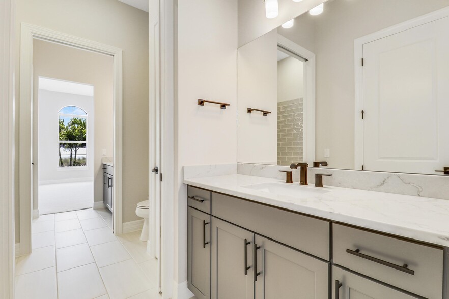 Building Photo - 10778 Stellar Cir