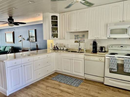 Building Photo - 1868 SW Palm City Rd