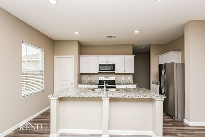 Building Photo - 13320 Wysong Dr