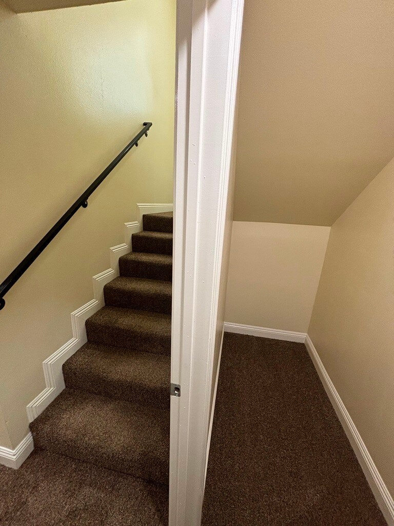 Building Photo - 1337 W 55th St