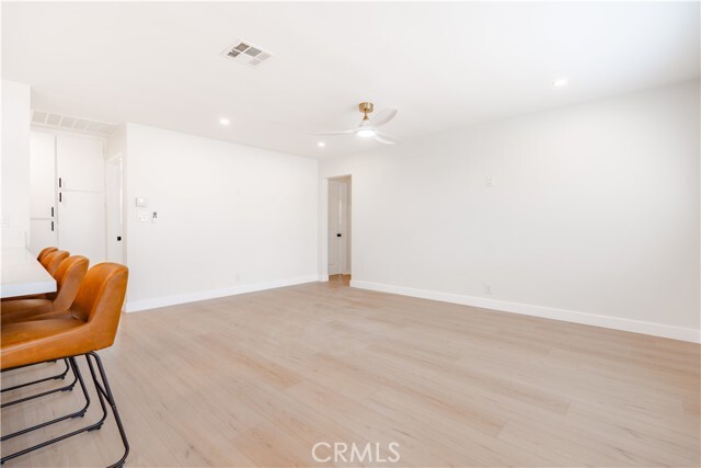 Building Photo - 11920 Laurel Ave