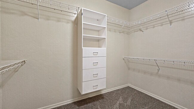 Building Photo - VERY popular neighborhood in Goodyear!