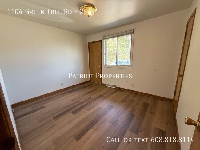 Building Photo - 1104 Green Tree Rd