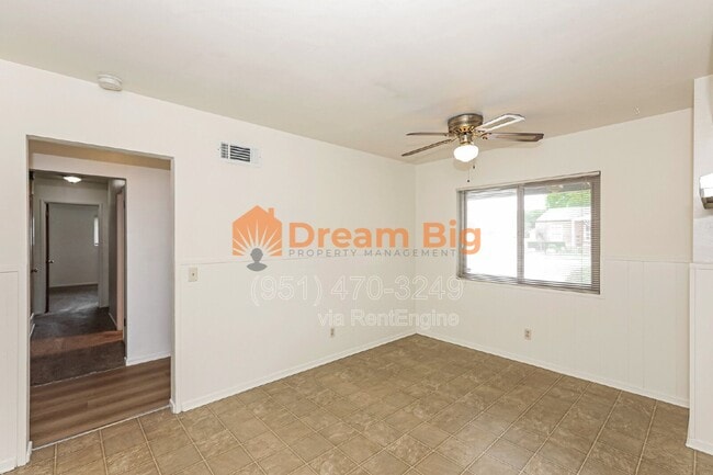 Building Photo - 5971 Sunland Pl