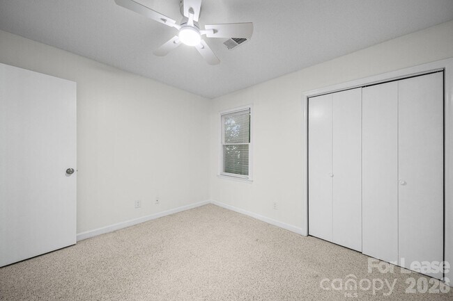 Building Photo - 1110 Chandler Dr