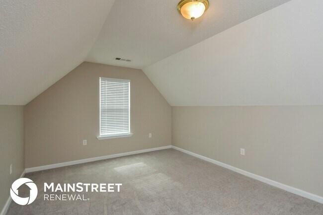 Building Photo - 1420 Saddlebrook Ct